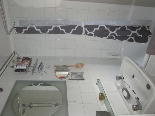  Image of 2 bedroom Flat to rent in Shepherds Bush Road London W6 at London, W6 7LZ
