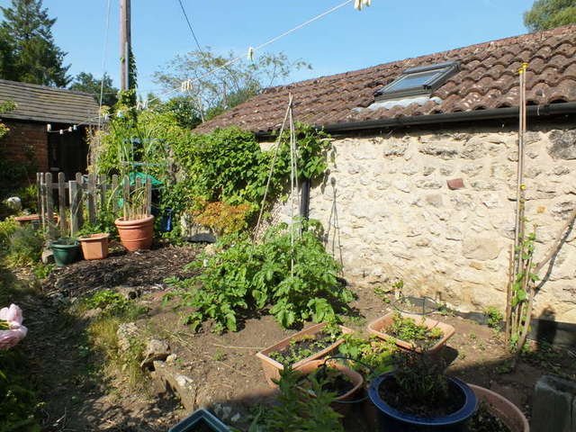  Image of 1 bedroom Cottage for sale in Longcot Road Shrivenham Swindon SN6 at Shrivenham Oxfordshire, SN6 8AL