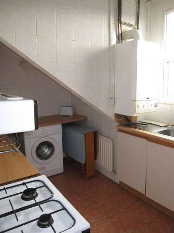  Image of Studio flat to rent in Simonside Terrace Heaton Newcastle upon Tyne NE6 at Heaton  Newcastle upon Tyne, NE6 5JX