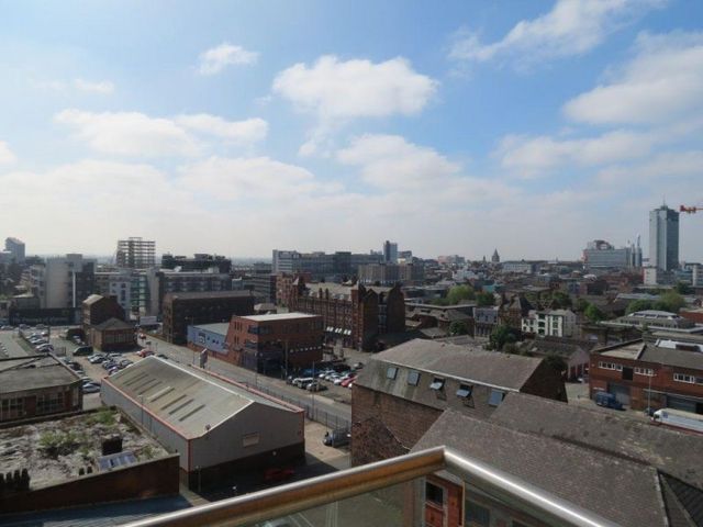  Image of 1 bedroom Apartment to rent in Goulden Street Manchester M4 at 49 Goulden Street  Manchester City, M4 5EL