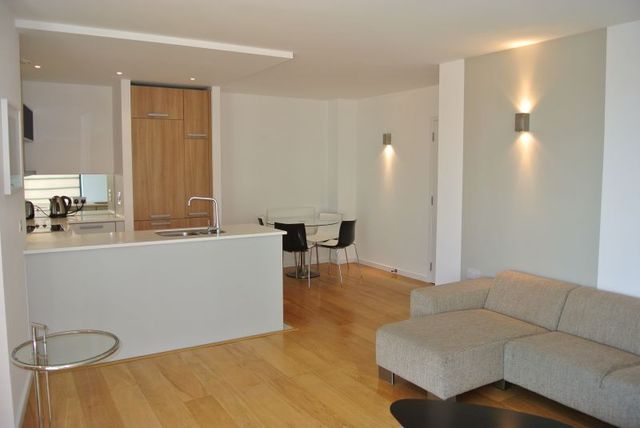  Image of 2 bedroom Apartment to rent in Goulden Street Manchester M4 at 49 Goulden Street  Manchester City, M4 5EH