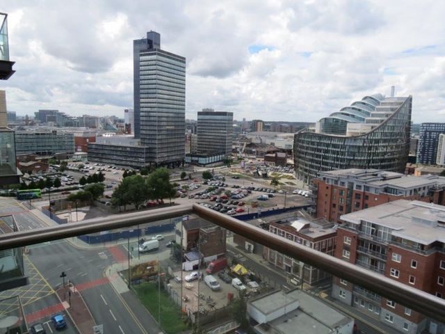 Image of 2 bedroom Apartment to rent in Goulden Street Manchester M4 at 49 Goulden Street  Manchester City, M4 5EH