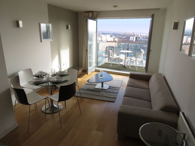  Image of 1 bedroom Apartment to rent in Goulden Street Manchester M4 at 49 Goulden Street  Manchester City, M4 5EN