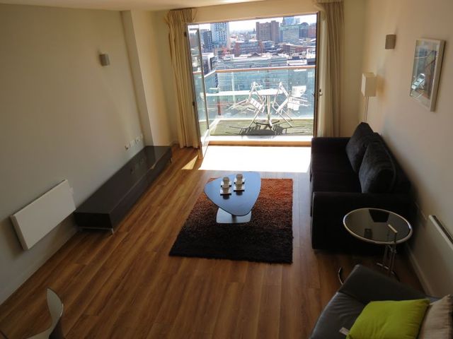  Image of 2 bedroom Apartment to rent in Goulden Street Manchester M4 at 49 Goulden Street  Manchester City, M4 5EN