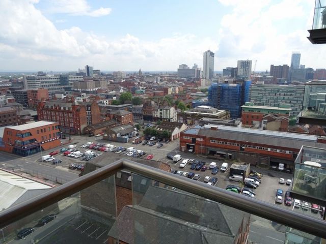  Image of 1 bedroom Apartment to rent in Goulden Street Manchester M4 at 49 Goulden Street  Manchester City, M4 5EL