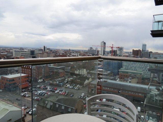  Image of 1 bedroom Apartment to rent in Goulden Street Manchester M4 at 49 Goulden Street  Manchester City, M4 5EL