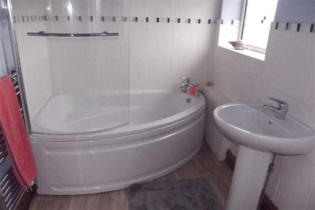  Image of 4 bedroom Detached house to rent in Smalley Croft Penwortham Preston PR1 at Preston, PR1 9TZ