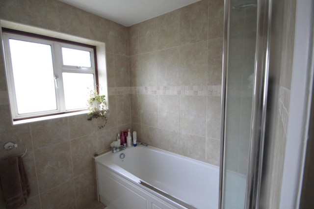  Image of 3 bedroom Detached house to rent in Snellings Road Hersham Walton-on-Thames KT12 at Hersham  Walton-on-Thames, KT12 5JG
