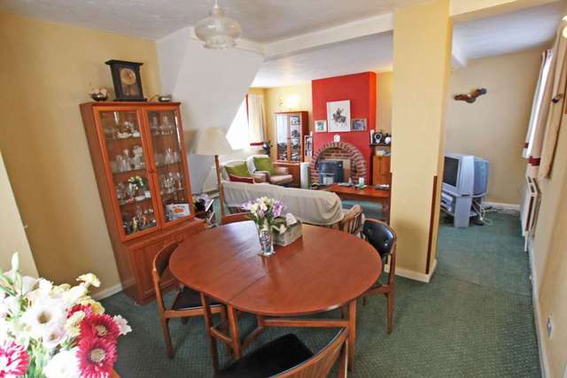  Image of 3 bedroom Semi-Detached house for sale in South Park Avenue Didcot OX11 at South Park Avenue  Didcot, OX11 8NB