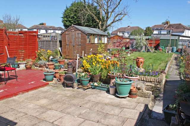  Image of 3 bedroom Semi-Detached house for sale in South Park Avenue Didcot OX11 at South Park Avenue  Didcot, OX11 8NB