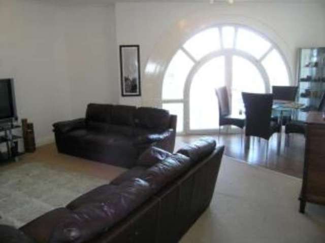  Image of 2 bedroom Flat for sale in Osborne Road Southsea PO5 at Southsea Hampshire Portsmouth, PO5 3LS