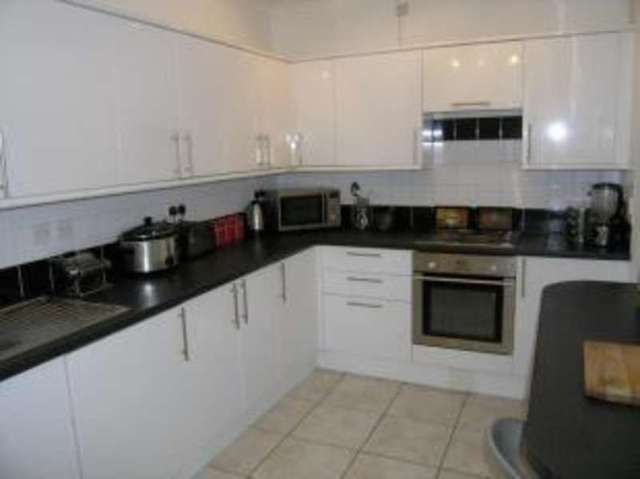  Image of 2 bedroom Flat for sale in Osborne Road Southsea PO5 at Southsea Hampshire Portsmouth, PO5 3LS