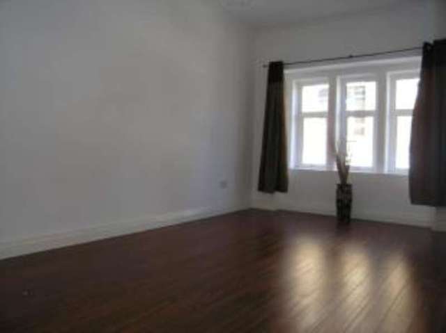  Image of 2 bedroom Flat for sale in Osborne Road Southsea PO5 at Southsea Hampshire Portsmouth, PO5 3LS