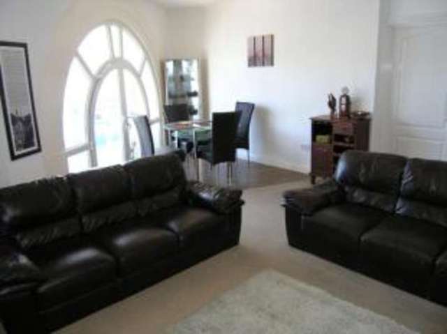  Image of 2 bedroom Flat for sale in Osborne Road Southsea PO5 at Southsea Hampshire Portsmouth, PO5 3LS