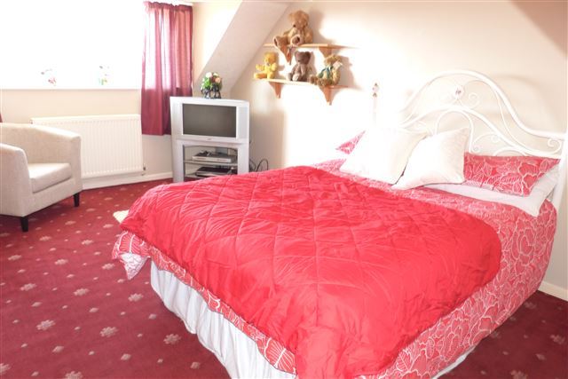  Image of 4 bedroom Bungalow for sale in Springfield Drive Leek ST13 at Springfield Drive  Leek, ST13 6ET