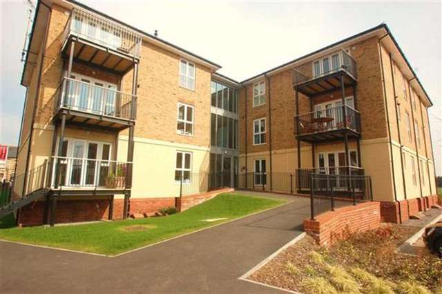  Image of 1 bedroom Apartment to rent in St. Catherines Close London SW17 at Raynes Park, SW20 9NL