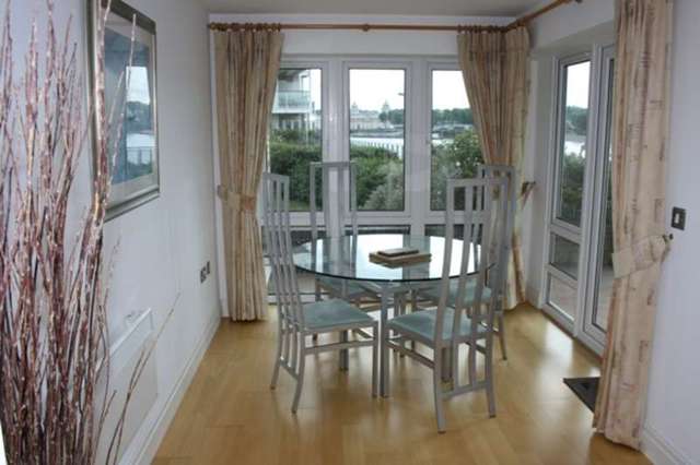  Image of 2 bedroom Flat to rent in St. Davids Square London E14 at Docklands, E14 3WQ