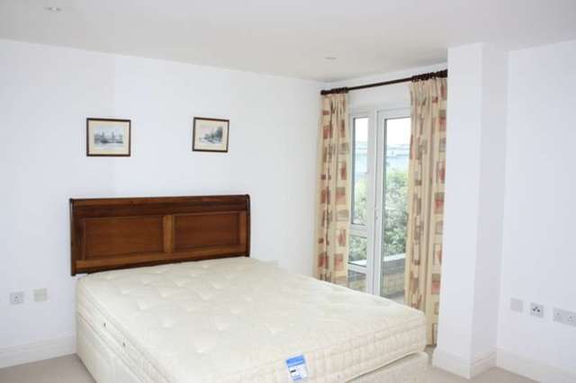  Image of 2 bedroom Flat to rent in St. Davids Square London E14 at Docklands, E14 3WQ