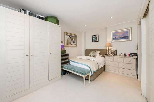  Image of 2 bedroom Ground Flat for sale in St. Georges Drive London SW1V at St. Georges Drive  London, SW1V 4BL
