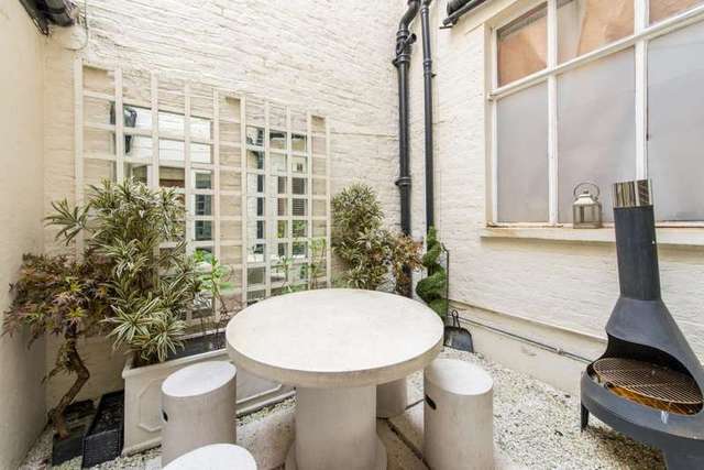  Image of 2 bedroom Ground Flat for sale in St. Georges Drive London SW1V at St. Georges Drive  London, SW1V 4BL
