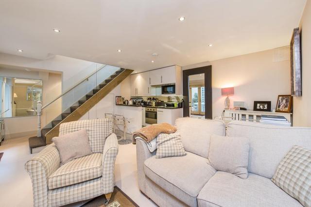  Image of 2 bedroom Ground Flat for sale in St. Georges Drive London SW1V at St. Georges Drive  London, SW1V 4BL