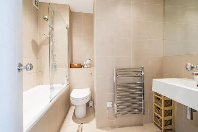  Image of 2 bedroom Ground Flat for sale in St. Georges Drive London SW1V at St. Georges Drive  London, SW1V 4BL