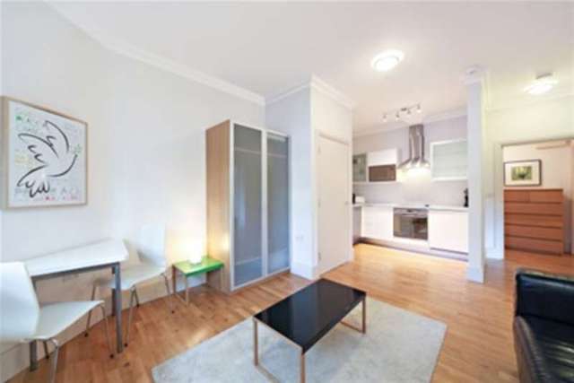  Image of 1 bedroom Flat to rent in St. Helens Gardens London W10 at London, W10 6LH