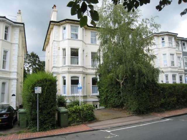  Image of 1 bedroom Flat to rent in St. James Road Tunbridge Wells TN1 at Tunbridge Wells Kent Royal Tunbridge Wells, TN1 2JZ