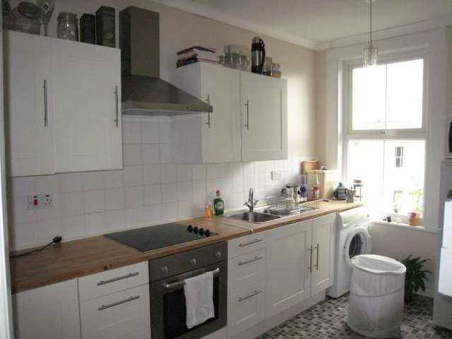  Image of 1 bedroom Flat to rent in St. James Road Tunbridge Wells TN1 at Tunbridge Wells Kent Royal Tunbridge Wells, TN1 2JZ