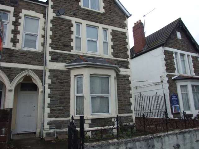  Image of 3 bedroom Flat to rent in Stacey Road Cardiff CF24 at Stacey Roath Cardiff, CF24 1DS