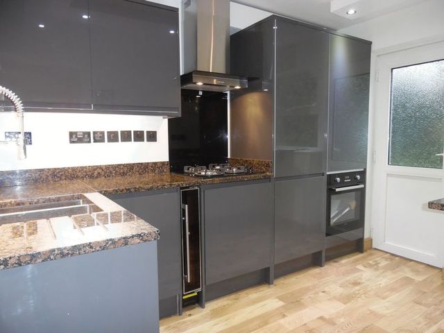  Image of 2 bedroom Flat to rent in Stanley Park Road Wallington SM6 at Stanley Park Road  Wallington, SM6 0HH