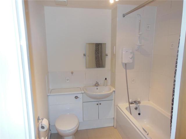  Image of 2 bedroom Flat to rent in Stenhouse Gardens Edinburgh EH11 at Stenhouse Edinburgh Edinburgh, EH11 3LS