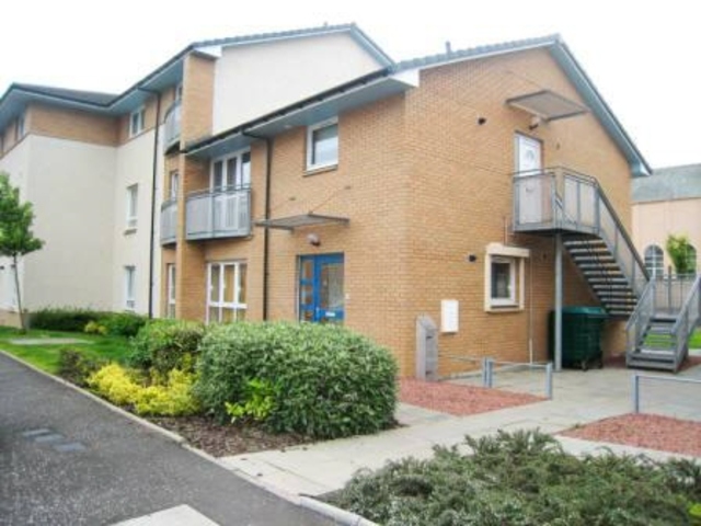  Image of 2 bedroom Flat to rent in Stenhouse Gardens Edinburgh EH11 at Stenhouse Edinburgh Edinburgh, EH11 3LS