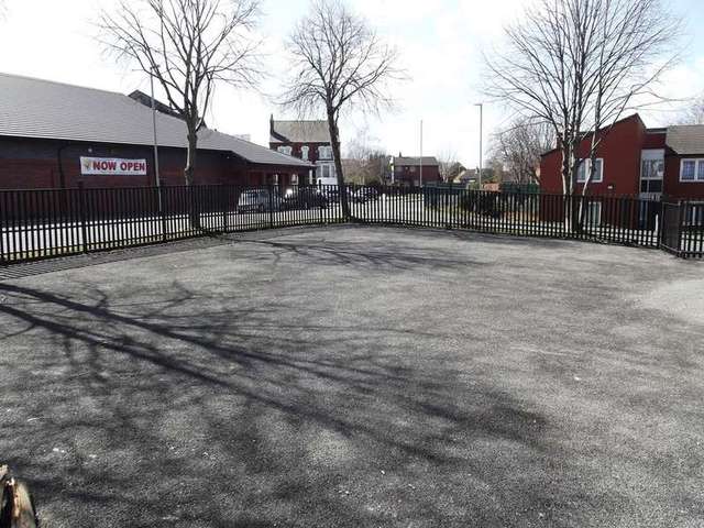  Image of 2 bedroom Flat to rent in Stocks Hill Leeds LS11 at Holbeck Leeds West Yorkshire, LS11 9PB