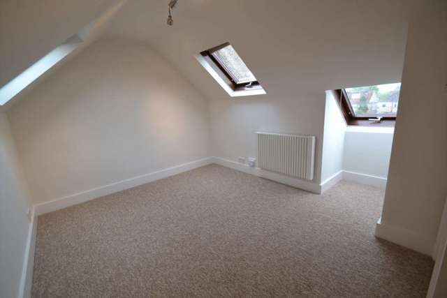  Image of 3 bedroom Terraced house to rent in Stoneleigh Avenue Worcester Park KT4 at Stoneleigh Avenue  Worcester Park, KT4 8YB