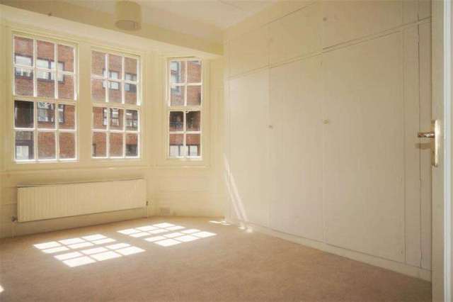  Image of 6 bedroom Apartment to rent in Park Road London NW8 at Park Road St John`s Wood London, NW8 7HY