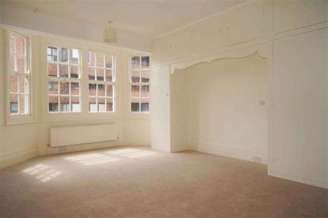  Image of 6 bedroom Apartment to rent in Park Road London NW8 at Park Road St John`s Wood London, NW8 7HY