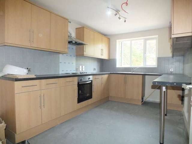  Image of 1 bedroom Flat to rent in Northumberland Avenue Reading RG2 at Reading Berkshire Whitley, RG2 7PN
