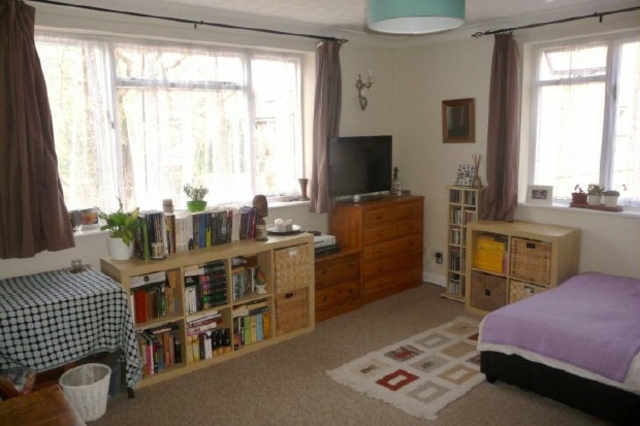  Image of Studio flat to rent in Court Road Shirley Southampton SO15 at Court Road Southampton Not specified, SO15 2JR