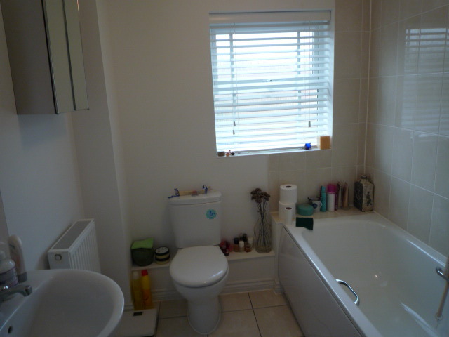  Image of 2 bedroom Apartment to rent in Sunlight Gardens Fareham PO15 at Fareham, PO15 6DQ