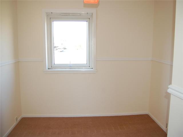  Image of 3 bedroom Terraced house to rent in Sunnyside Crescent Holytown Motherwell ML1 at Holytown North Lanarkshire North Lanarkshire, ML1 4RU