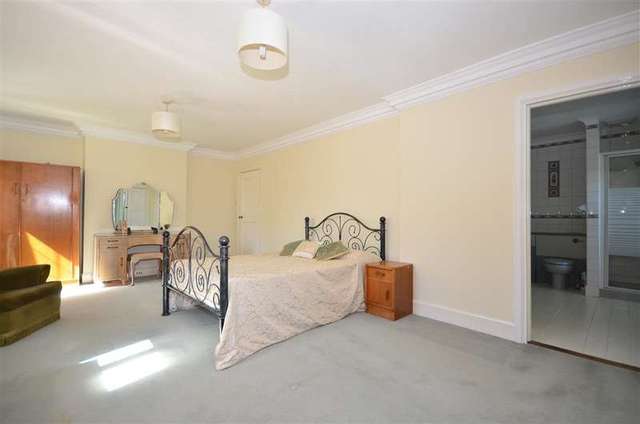  Image of 6 bedroom Detached house for sale in Sussex Road New Romney TN28 at New Romney Kent New Romney, TN28 8HL