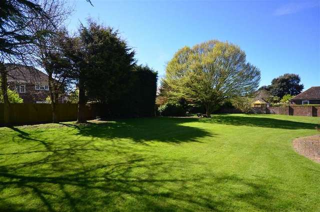  Image of 6 bedroom Detached house for sale in Sussex Road New Romney TN28 at New Romney Kent New Romney, TN28 8HL