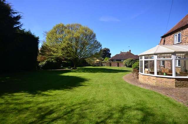  Image of 6 bedroom Detached house for sale in Sussex Road New Romney TN28 at New Romney Kent New Romney, TN28 8HL