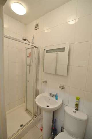  Image of Studio flat to rent in Sutherland Grove London SW18 at West Hill, SW18 5PU
