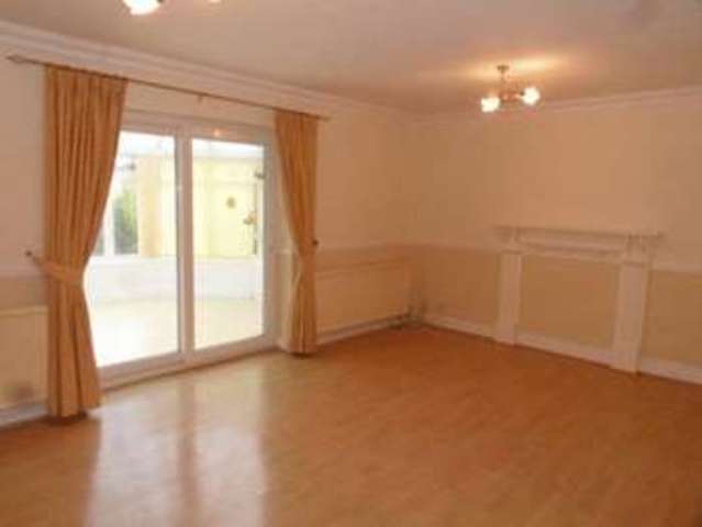  Image of 3 bedroom Detached house to rent in Sunningdale Road Sutton SM1 at Sutton, SM1 2JS