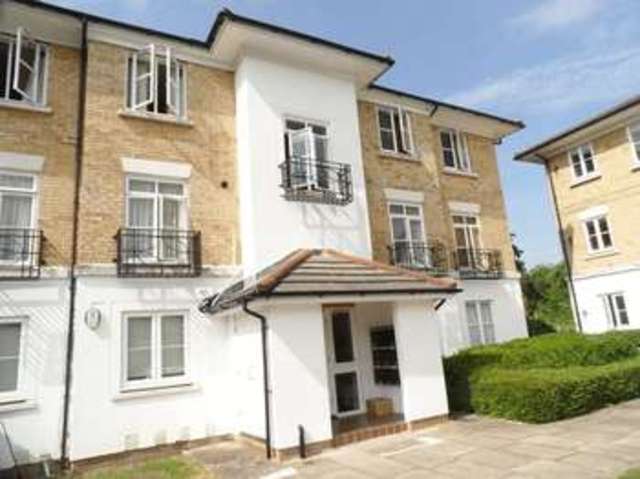  Image of 1 bedroom Flat to rent in Kingswood Drive Sutton SM2 at Sutton, SM2 5NB