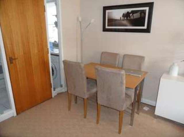  Image of 1 bedroom Flat to rent in Kingswood Drive Sutton SM2 at Sutton, SM2 5NB