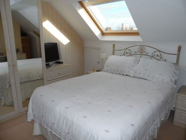  Image of 5 bedroom Semi-Detached house to rent in Beauchamp Road Sutton SM1 at Sutton, SM1 2PZ