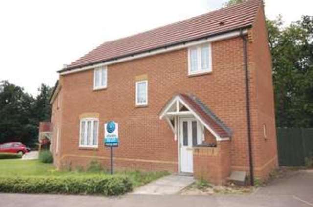  Image of 3 bedroom Property to rent in Swallows Croft Reading RG1 at Swallows Croft Reading Reading, RG1 6EH
